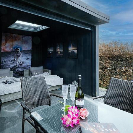 Rockside - Luxury 1 Bedroom Home With Hot Tub, Central Location, Parking And Pet Friendly Windermere Luaran gambar