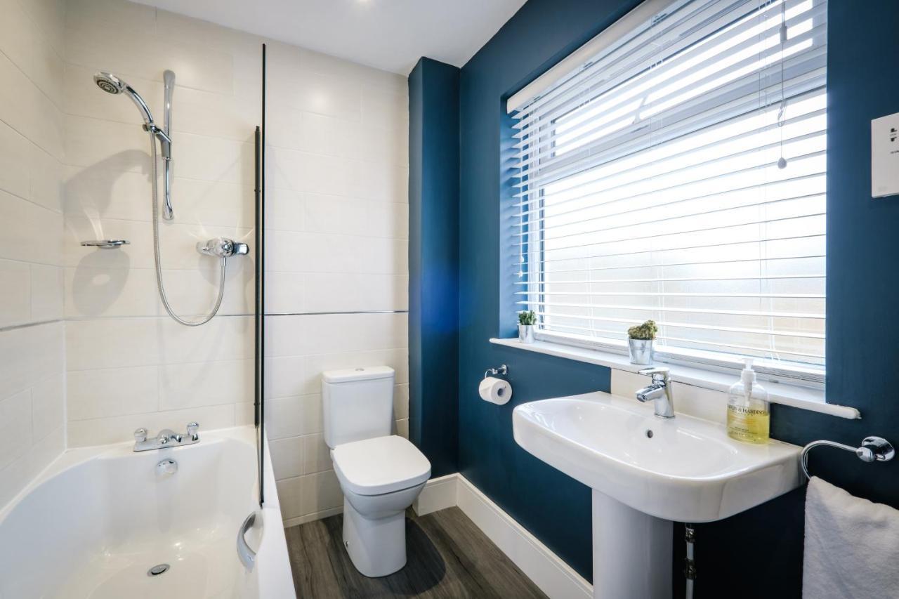 Rockside - Luxury 1 Bedroom Home With Hot Tub, Central Location, Parking And Pet Friendly Windermere Luaran gambar