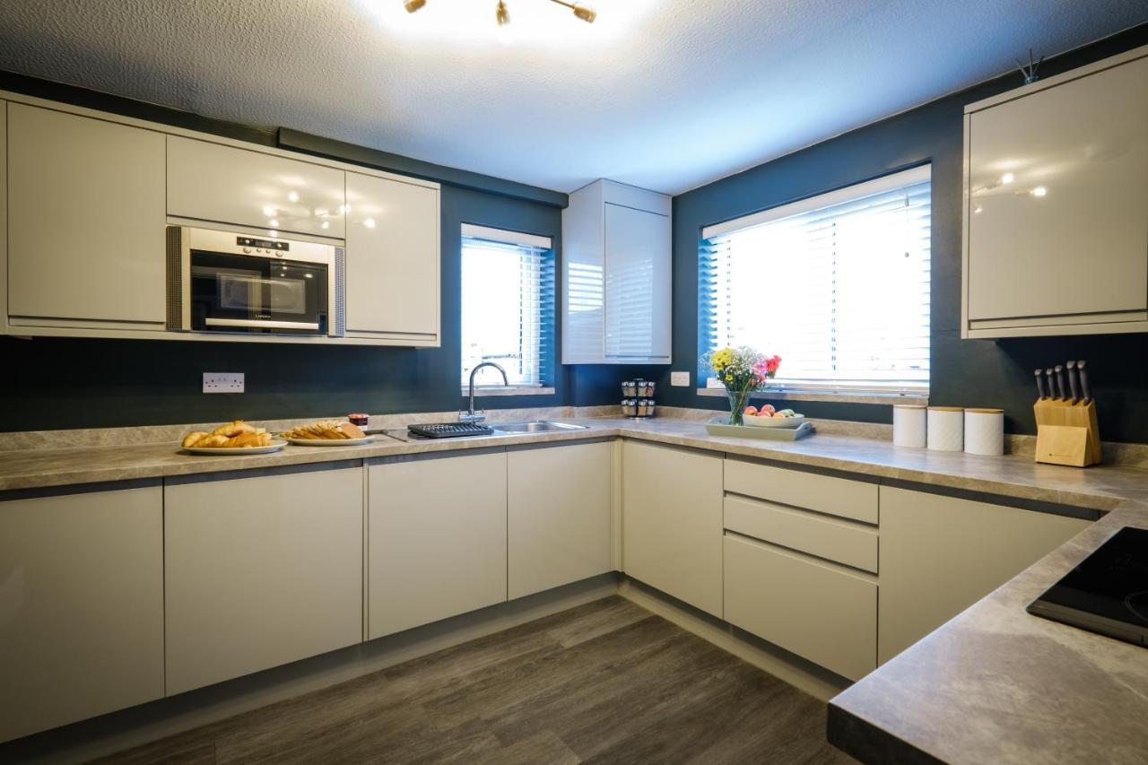 Rockside - Luxury 1 Bedroom Home With Hot Tub, Central Location, Parking And Pet Friendly Windermere Luaran gambar