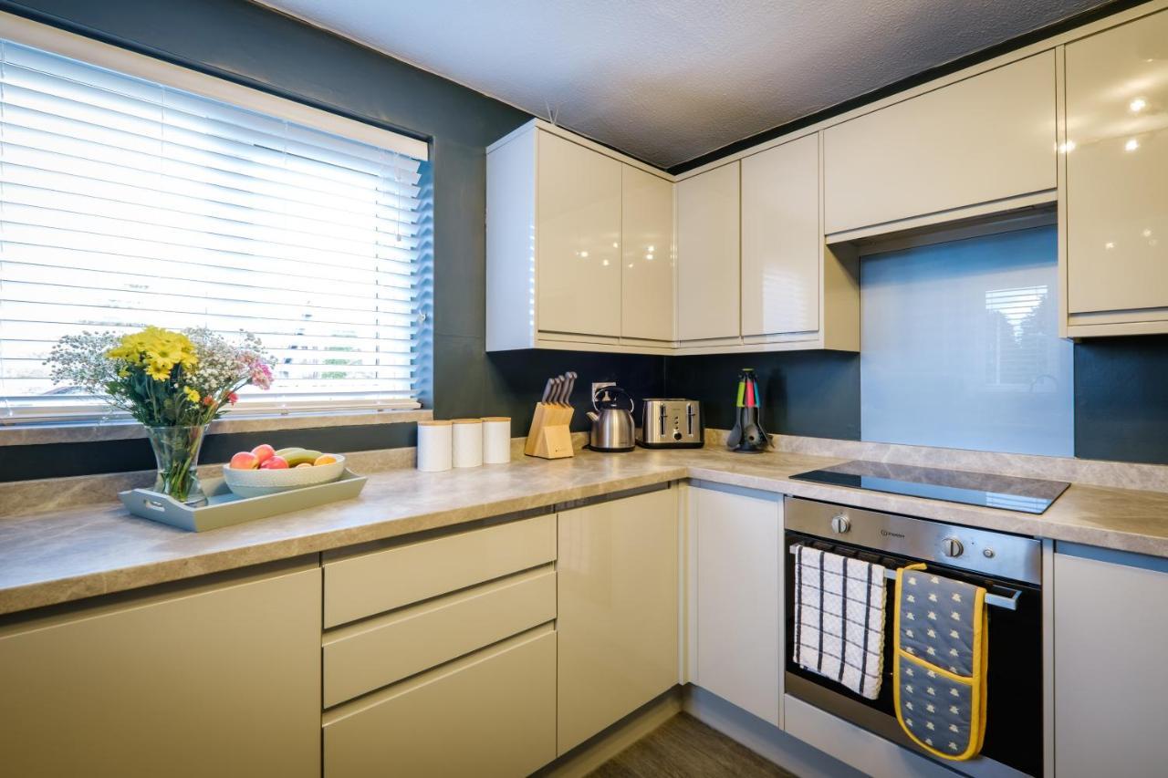 Rockside - Luxury 1 Bedroom Home With Hot Tub, Central Location, Parking And Pet Friendly Windermere Luaran gambar