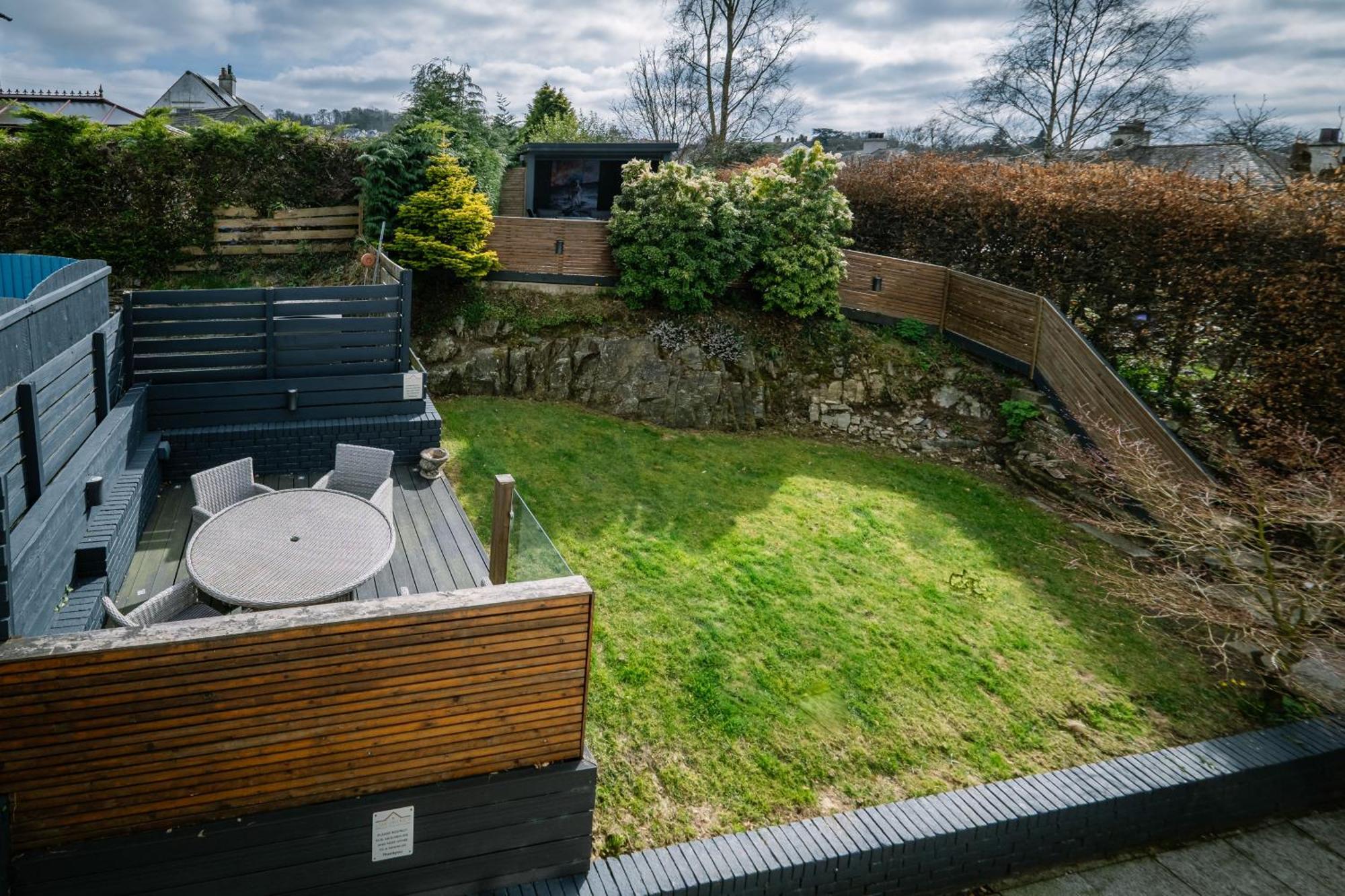 Rockside - Luxury 1 Bedroom Home With Hot Tub, Central Location, Parking And Pet Friendly Windermere Luaran gambar