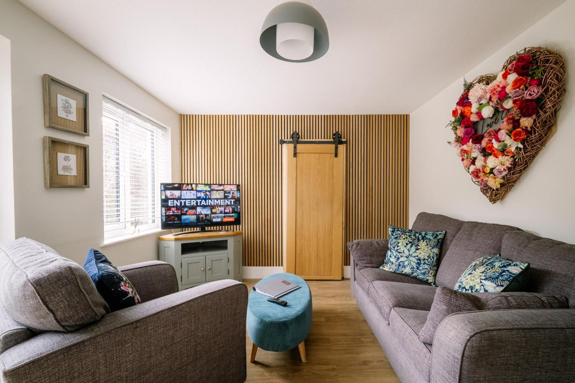 Rockside - Luxury 1 Bedroom Home With Hot Tub, Central Location, Parking And Pet Friendly Windermere Luaran gambar
