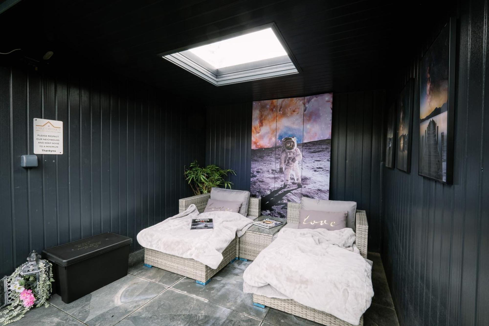 Rockside - Luxury 1 Bedroom Home With Hot Tub, Central Location, Parking And Pet Friendly Windermere Luaran gambar